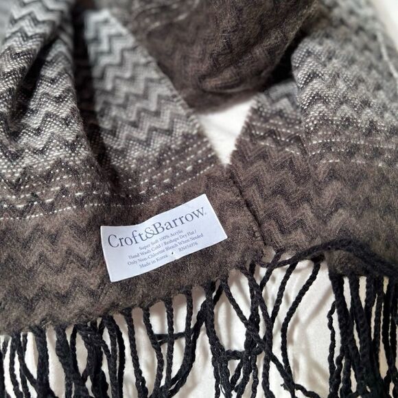 Croft & Borrow Ombré Scarf NWOT - Picture 2 of 6